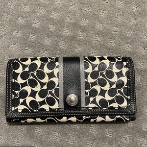 Coach Wallet - black & white